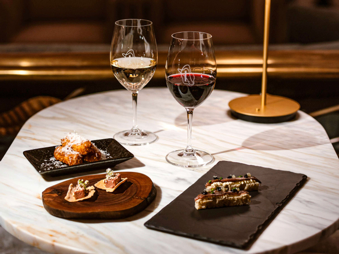 Food & Drinks 11