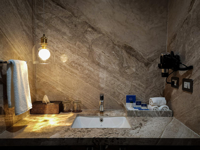 Bathroom 3, Morvee Hotels Durgapur, Barddhaman