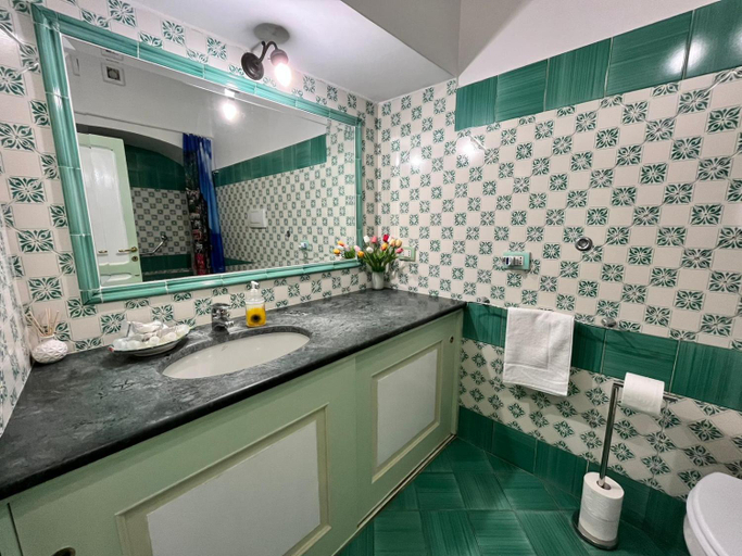 Bathroom 3, POSITANO CENTRAL HOUSE free wi-fi and air condition, Salerno