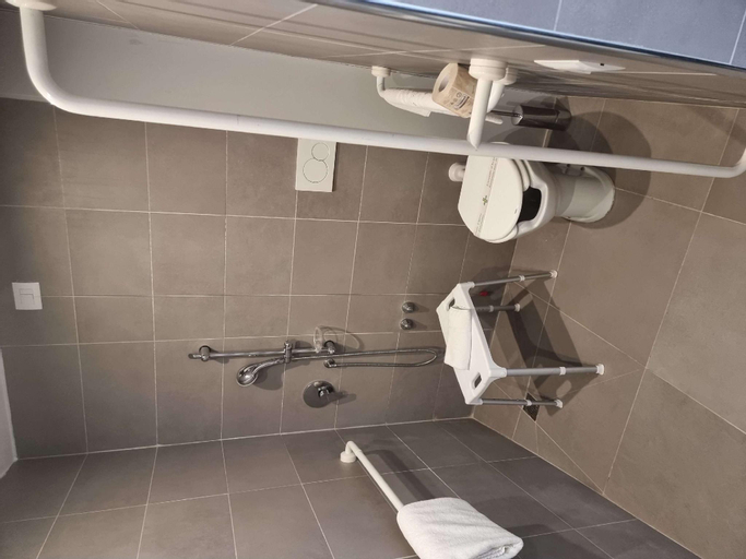 Bathroom 5