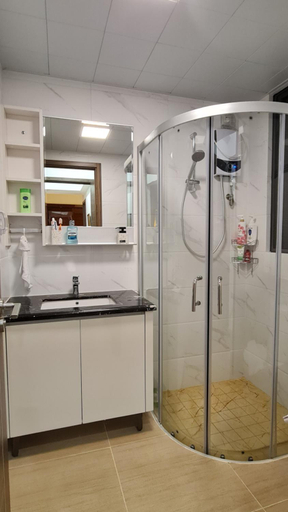 Bathroom 4, 3Br Sky House BSD Apartment Brandnew and Cozy, Tangerang