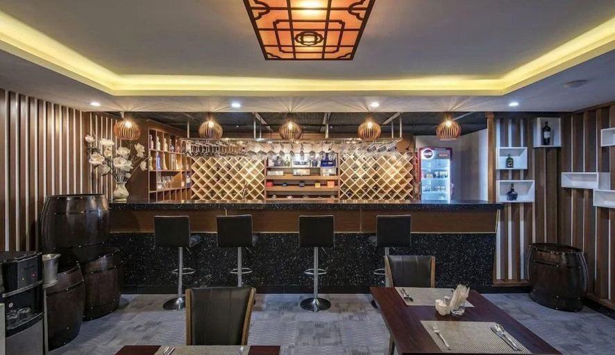 Food & Drinks 5, Golden Dragon Hotel Sai Gon, Tân Bình