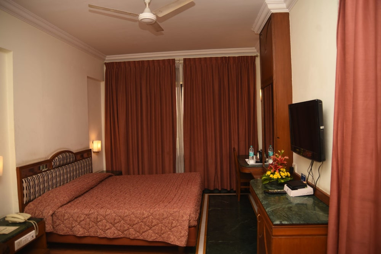 Bedroom 2, Maurya Hotel, Bangalore
