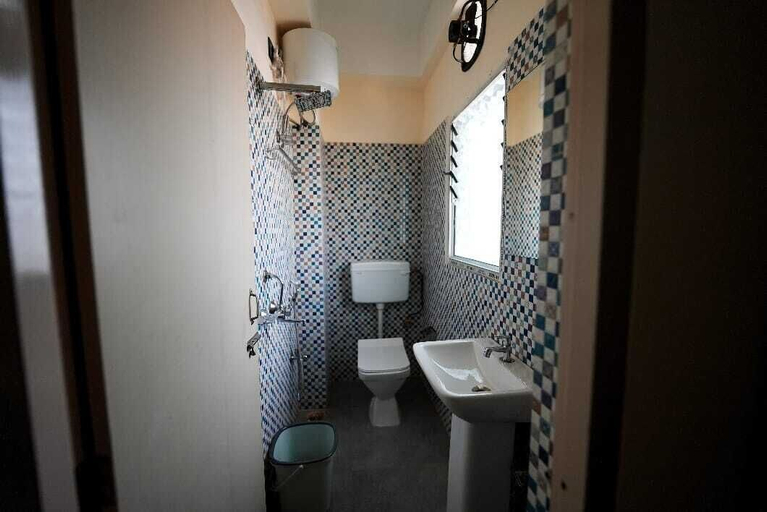 Bathroom, Hotel Crown Castle, Kamrup Metropolitan