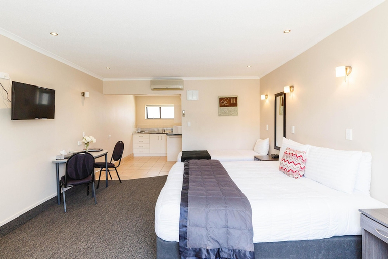 Bedroom 2, Kauri Court Motel, Palmerston North