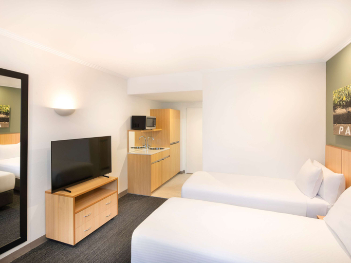 Bedroom 3, Mercure Sydney Macquarie Park, Sydney