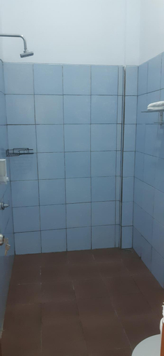Bathroom 14