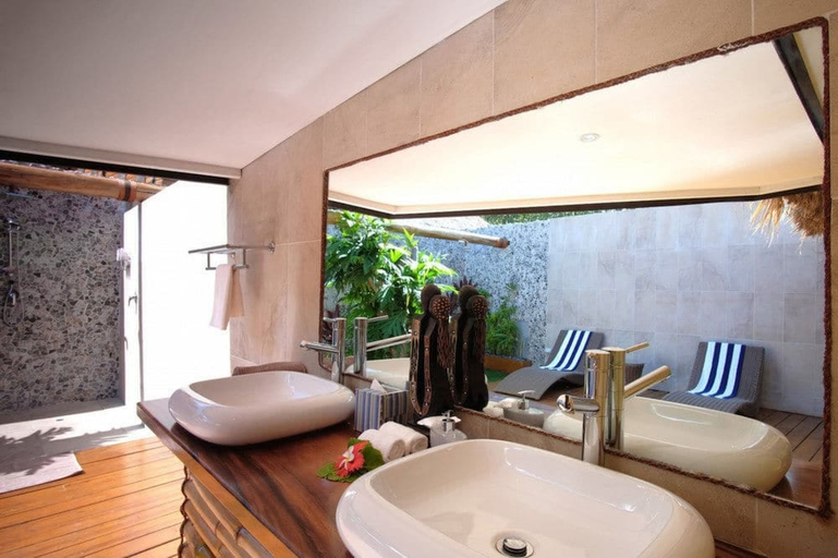 Bathroom 4, Nanuya Island Resort, Ba