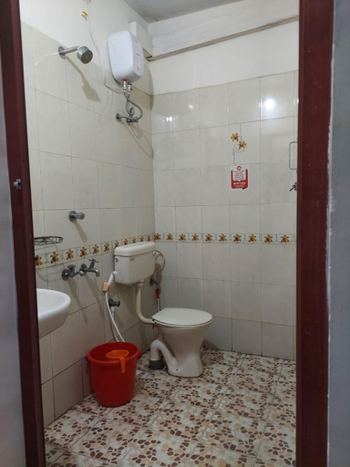 Bathroom 4, Padmatheertham Inn Varkala, Thiruvananthapuram