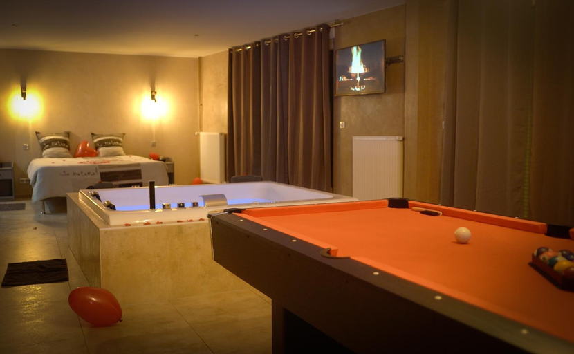 Others 5, LE LOFT A BULLES (85m2 Jacuzzi Hammam Billiard Bar Douche Sauna), Bas-Rhin