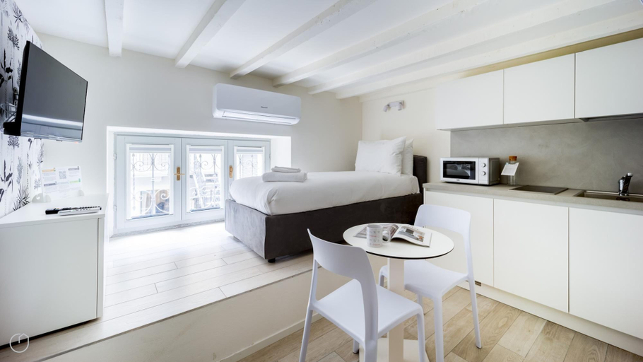 Room 2, Italianway - The B Village Standard - M7, Milano