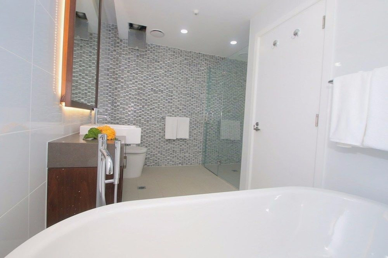 Bathroom 4, The Palms Denarau Fiji, Ba