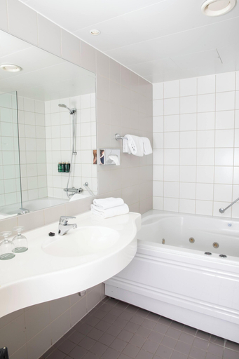Bathroom 4, Home Hotel Bryggeparken, Skien