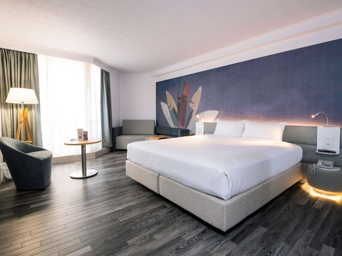 Bedroom 3, Novotel Surfers Paradise, Gold Coast