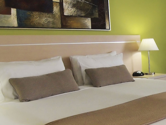 Bedroom 3, Oaks Townsville Gateway Suites, South Townsville