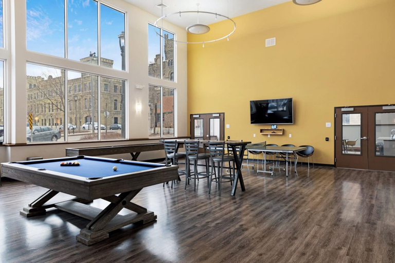 Room 4, Milwaukee Classy 1BD 1BA Downtown Apartment, Milwaukee