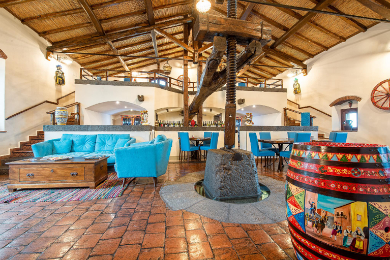 Public Area 3, Etna Quota Mille, Catania