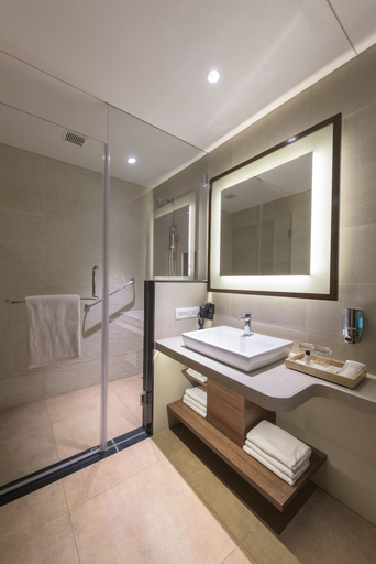 Bathroom, Club Mahindra Ashtamudi, Kollam
