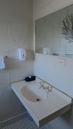 Bathroom 3, Kuirau Park Motor Lodge, Rotorua