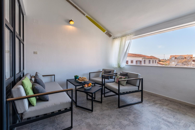 Others 3, Apartments LOTA on TOP Location, Supetar