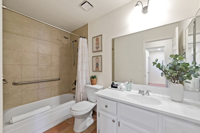 Bathroom, Delightful 4BR Home Nr Downtown Reno w Fireplace, Washoe