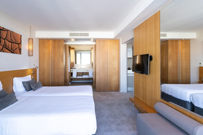 Bedroom 2, Chateau Royal Beach Resort and Spa, Nouméa