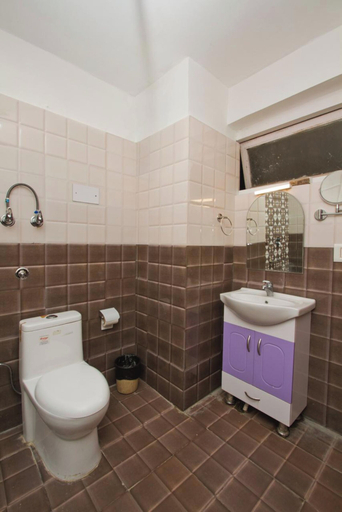 Bathroom 3, Goroomgo Ishaan Resort Manali, Kullu