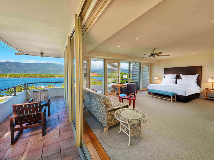 Bedroom 4, Pullman Reef Hotel Casino, Cairns