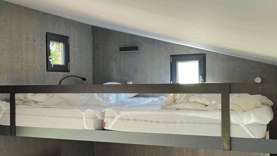 Bedroom, TinyHousebeiDresden unser größtes winziges Häuschen für bis zu 7 Personen, Kaminofen, große Terrasse - Nähe Sächsische Schweiz, Bautzen