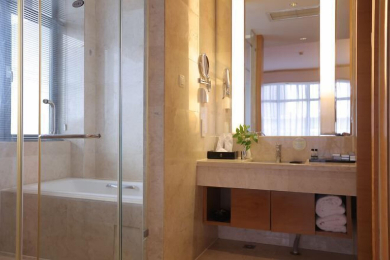 Bathroom 4, Fushan Hotel Yantai, Yantai