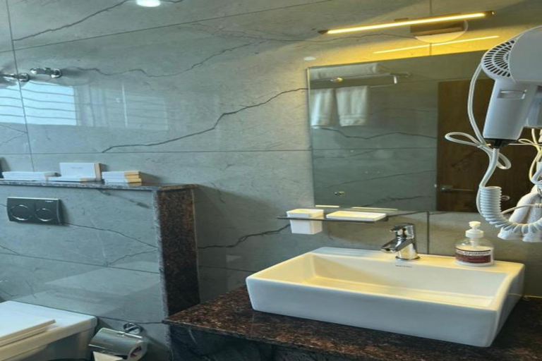 Bathroom 3, Clarks Inn Airport Hotel Bangalore, Bangalore