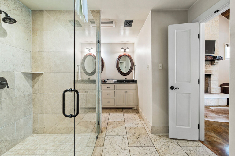 Bathroom 3, BSQ Compound, Gillespie