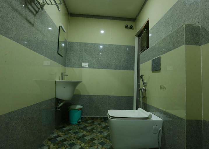 Bathroom 10