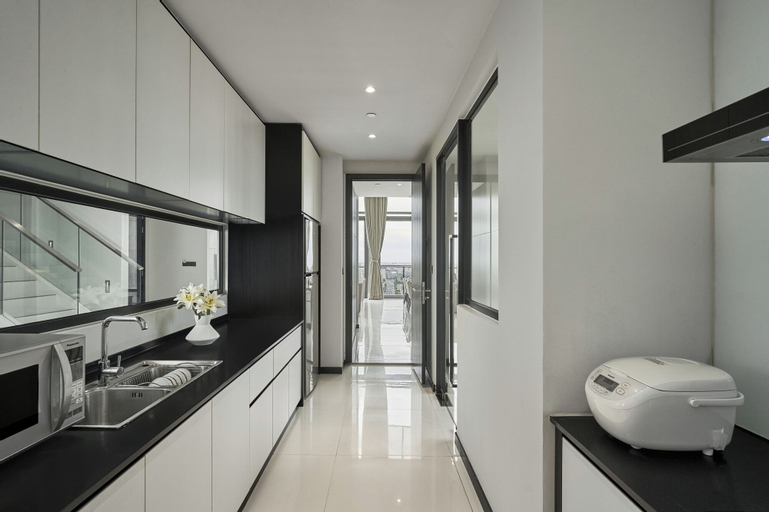 Bathroom 13
