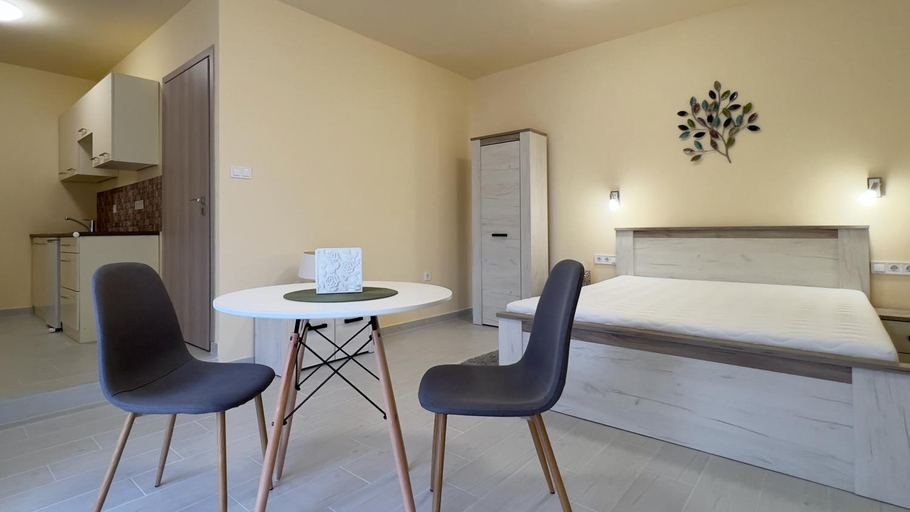 Others 3, Gardencity Apartmanhaz, Győr