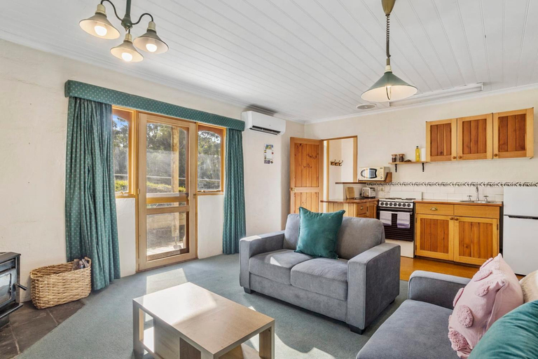 Kitchen 5, The Clocktower - Serene Stay at Herons Rise Vineyard, Kingborough