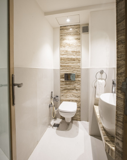 Bathroom 4, Hotel Bawa Continental, Juhu, Mumbai Suburban