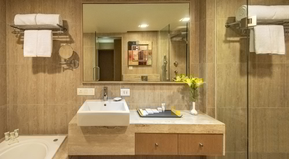 Bathroom 4, Radisson Gurugram Sohna Road City Center, Gurgaon