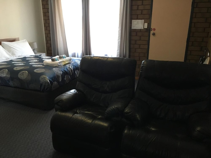 Bedroom 2, AIRPORT WHYALLA MOTEL, Whyalla