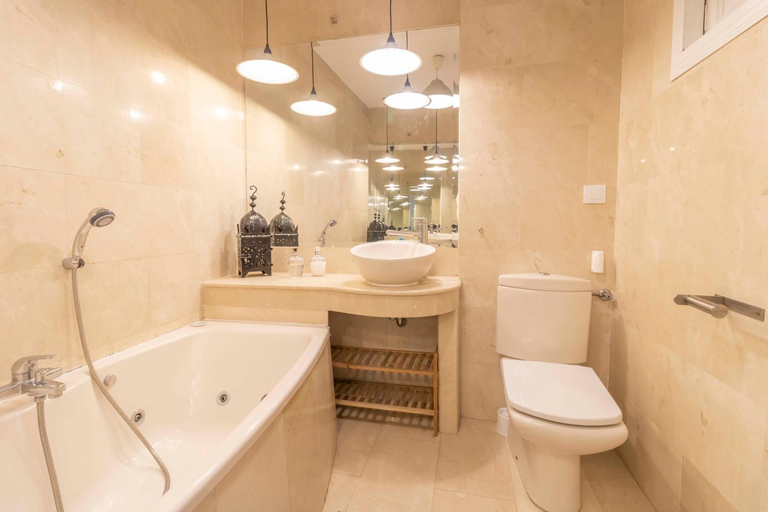 Bathroom 5, House -Rooftop&Jacuzzi -StayInSeville, Sevilla