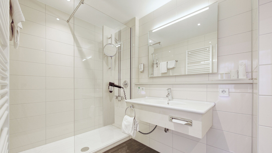 Bathroom 5, Hotel Schwanen Stuttgart-Airport Messe, Esslingen