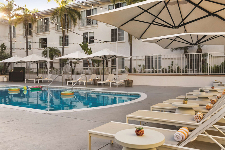 Sport & Beauty 2, Hilton Garden Inn Carlsbad Beach, San Diego