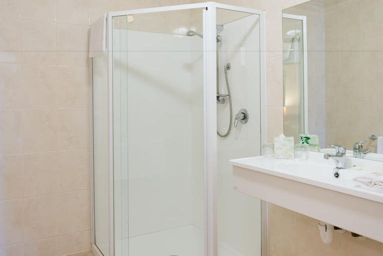 Bathroom 4, Distinction Whangarei Hotel & Conference Centre, Whangarei