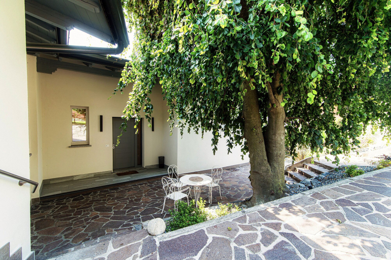 Exterior & Views 2, Martina, Como