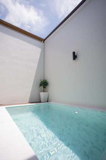 Swimming Pool 10