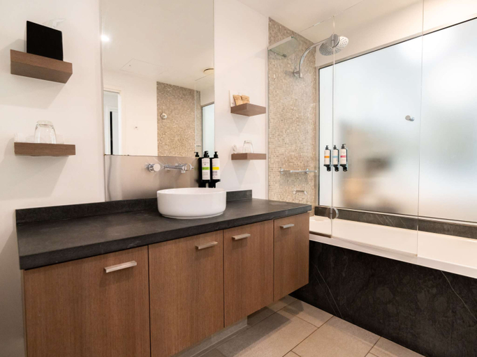 Bathroom 4, Pullman Palm Cove Sea Temple Resort and Spa, Cairns
