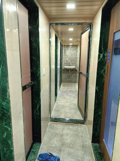 Others 5, Kohinoor Dormitory, Mumbai Suburban