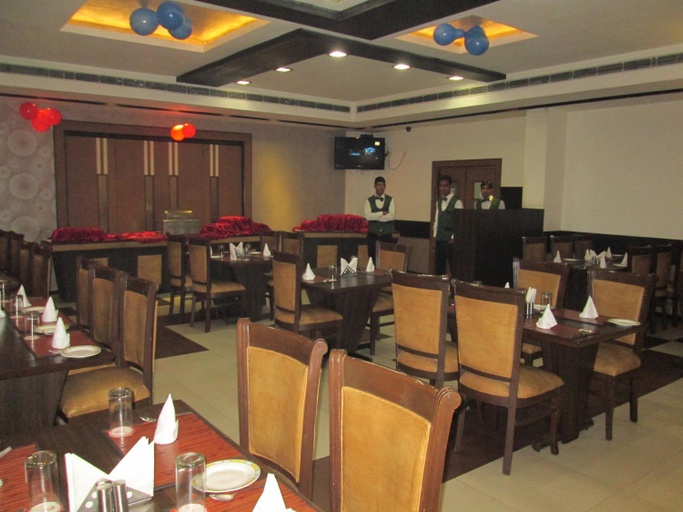 Food & Drinks 3, Mg Regency, Gondiya
