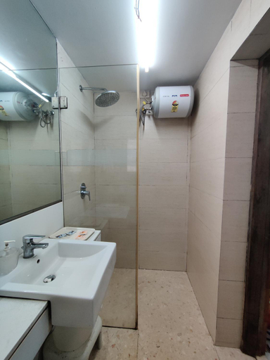 Bathroom 3, Capital Hotel, Mumbai City
