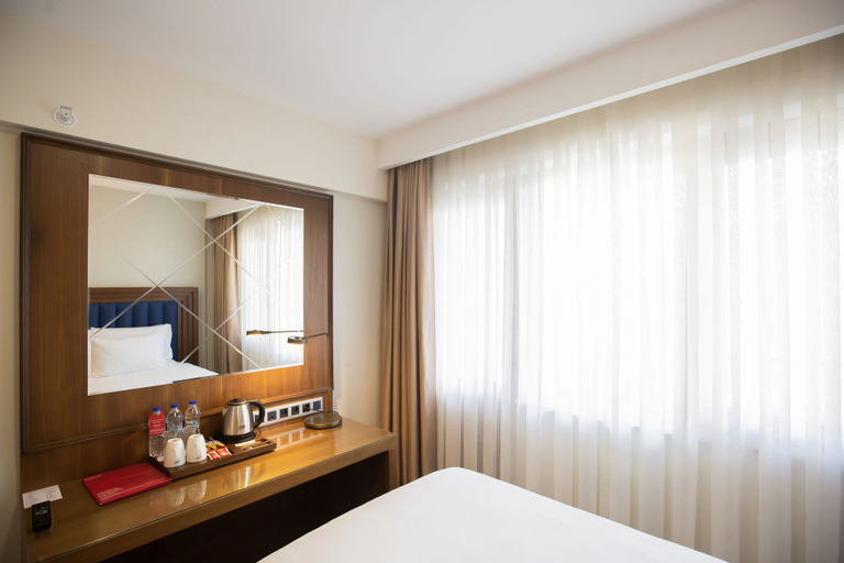 Bedroom 3, Ramada Plaza By Wyndham Istanbul Sultanahmet, Fatih